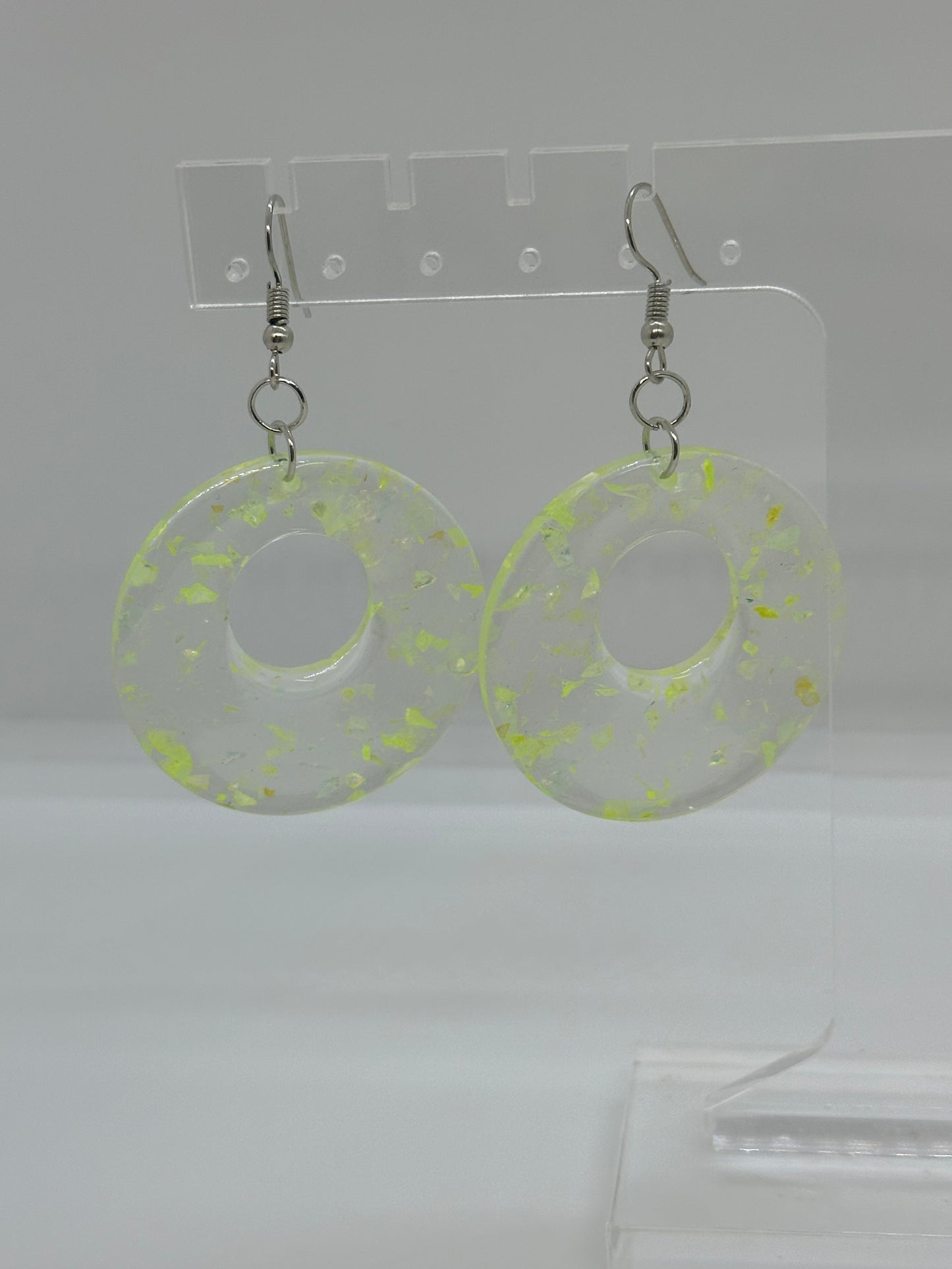 Clear and yellow flake round earrings