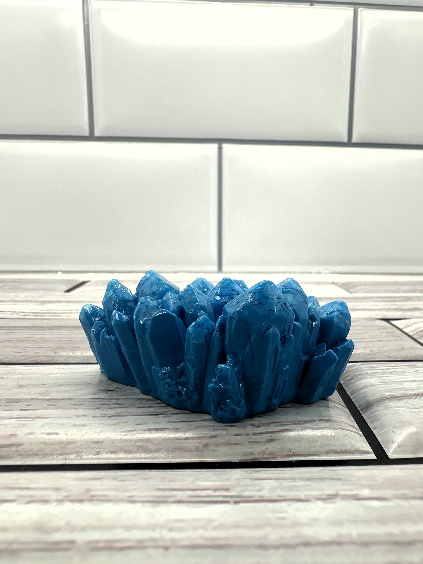 Sea Blue Geode - Realistic Resin Crystal Decor