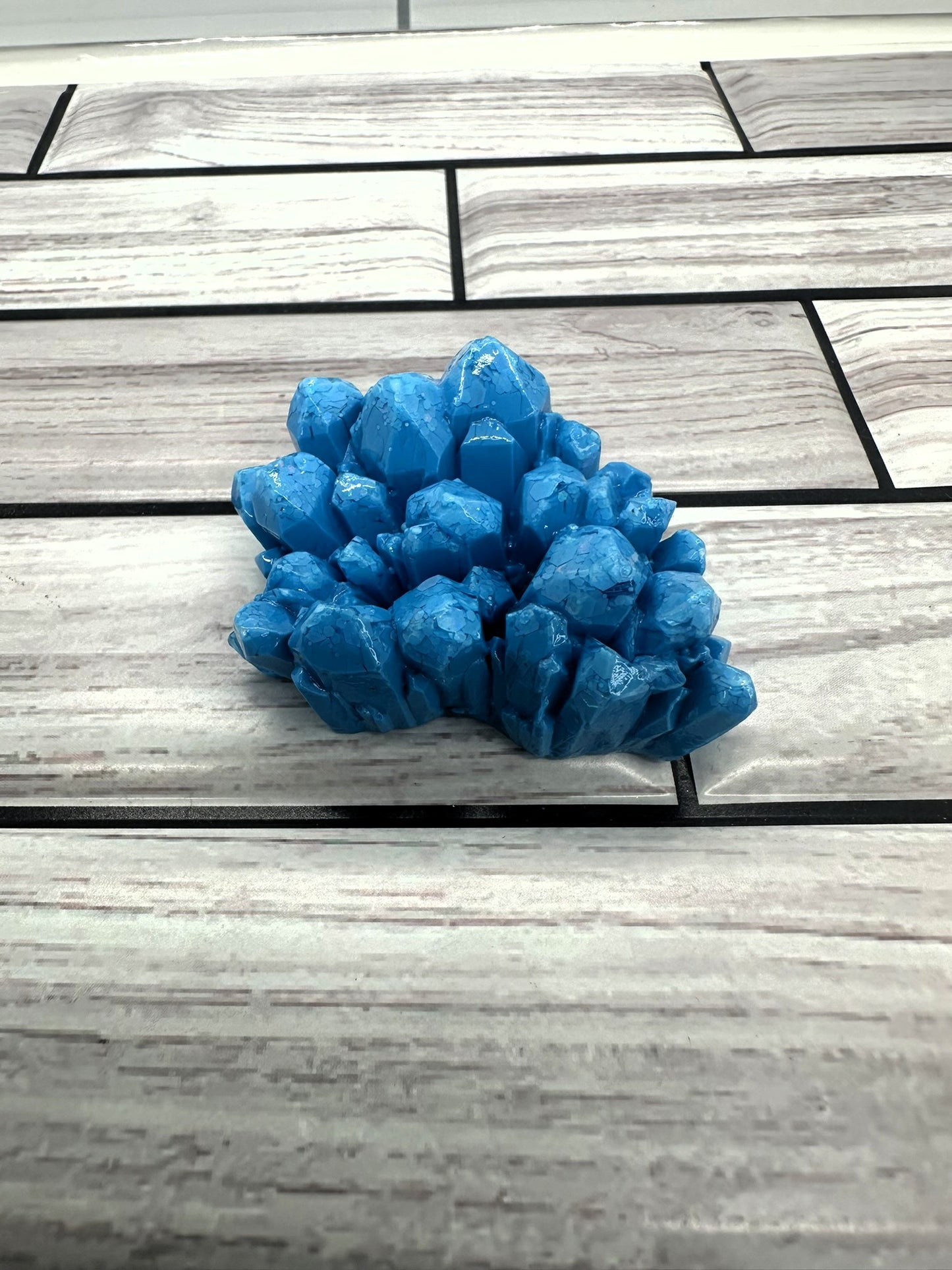 Sea Blue Geode - Realistic Resin Crystal Decor