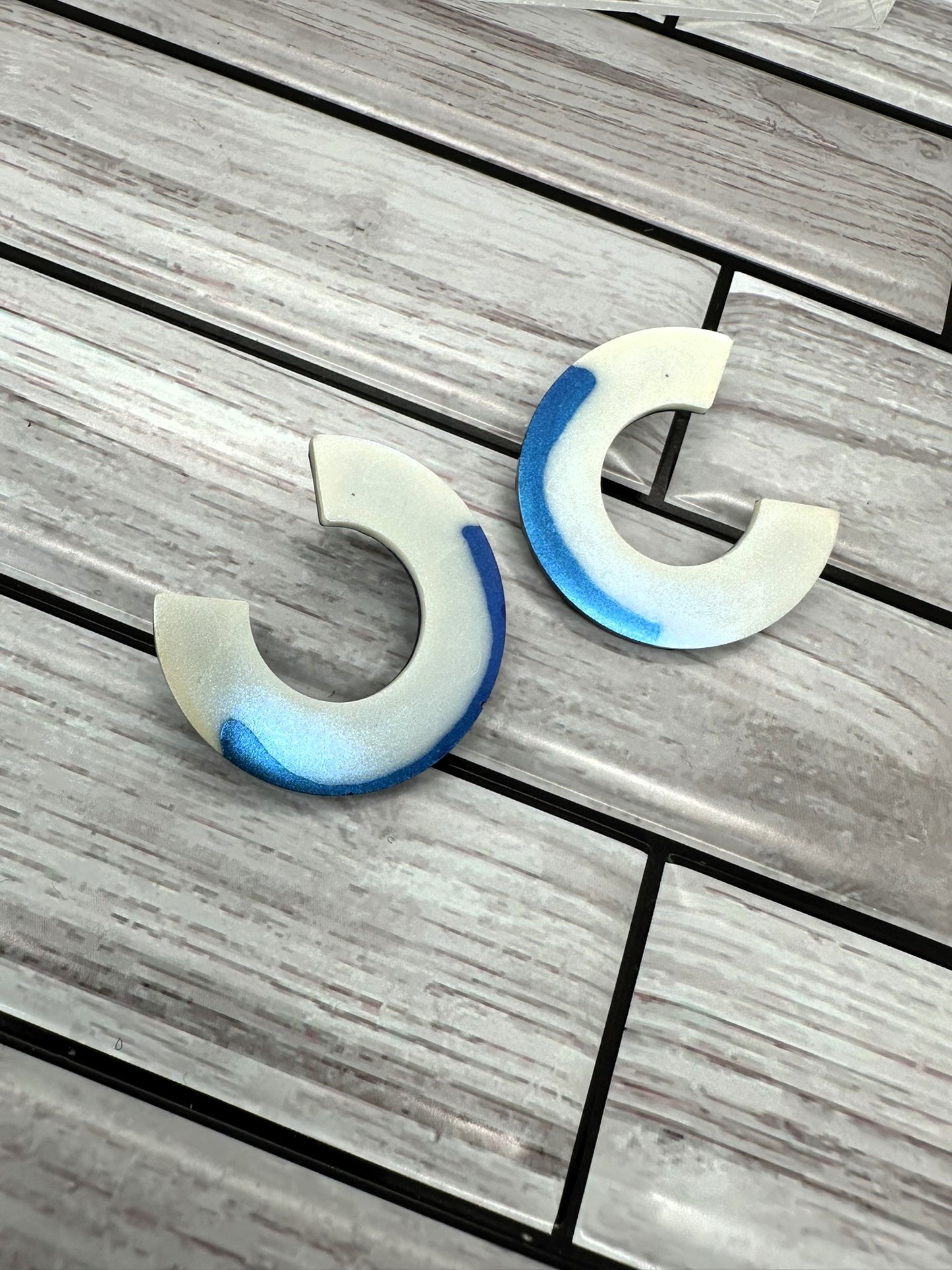 Color Shifting Blues Whites Yellows C Stud Earrings