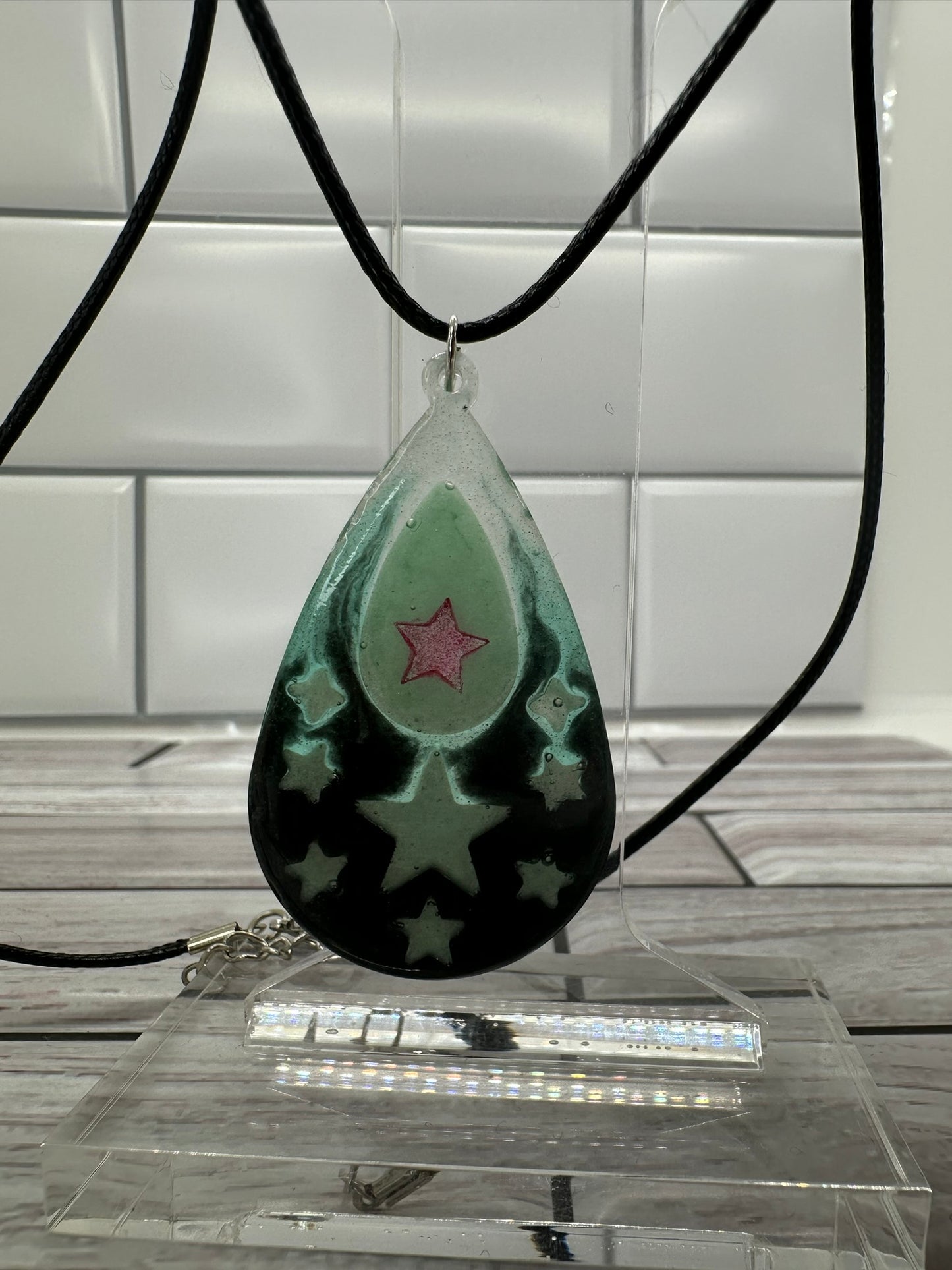 Reversable Green Tear Drop Star Pendent and Necklace