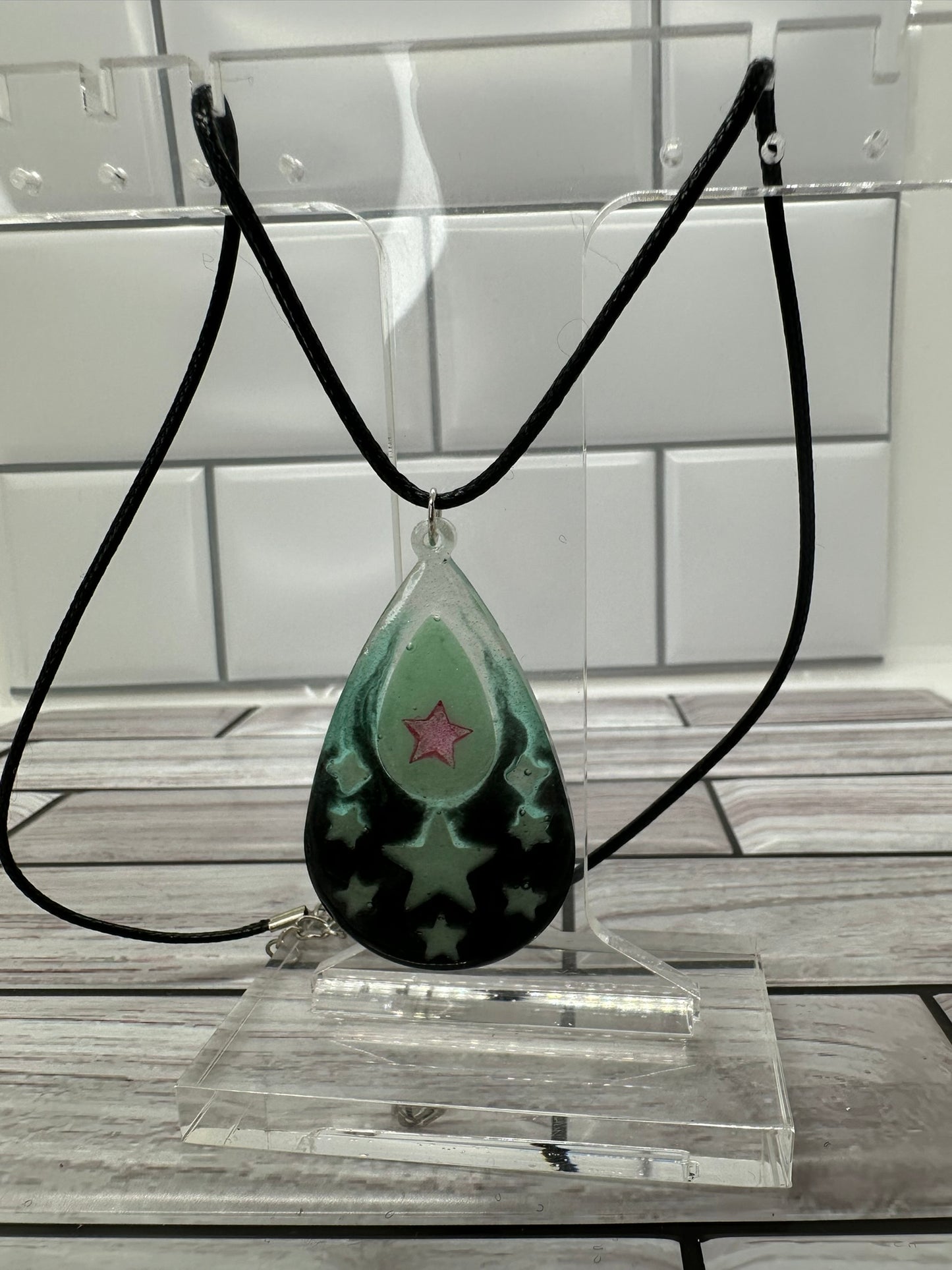 Reversable Green Tear Drop Star Pendent and Necklace