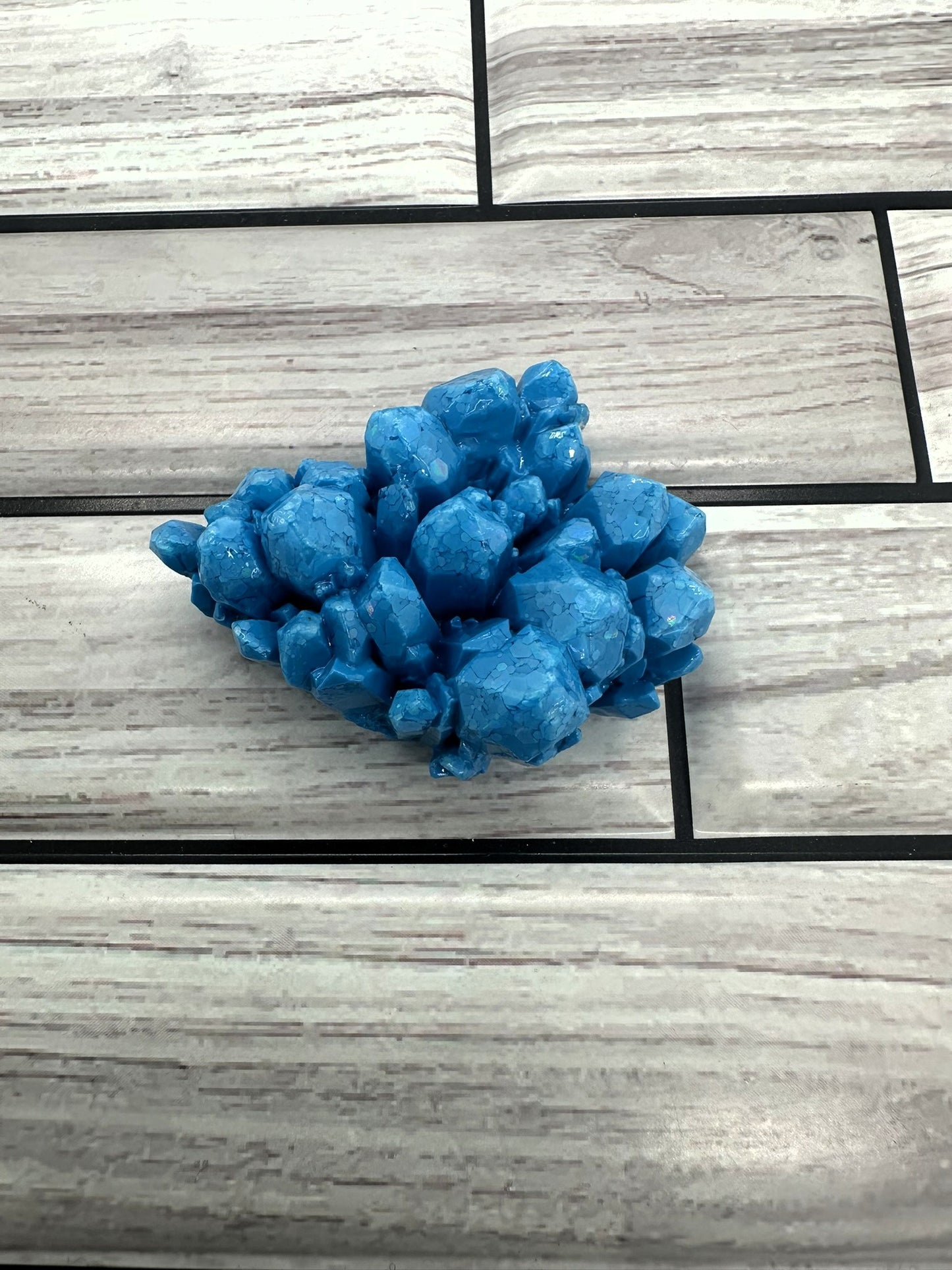 Sea Blue Geode - Realistic Resin Crystal Decor
