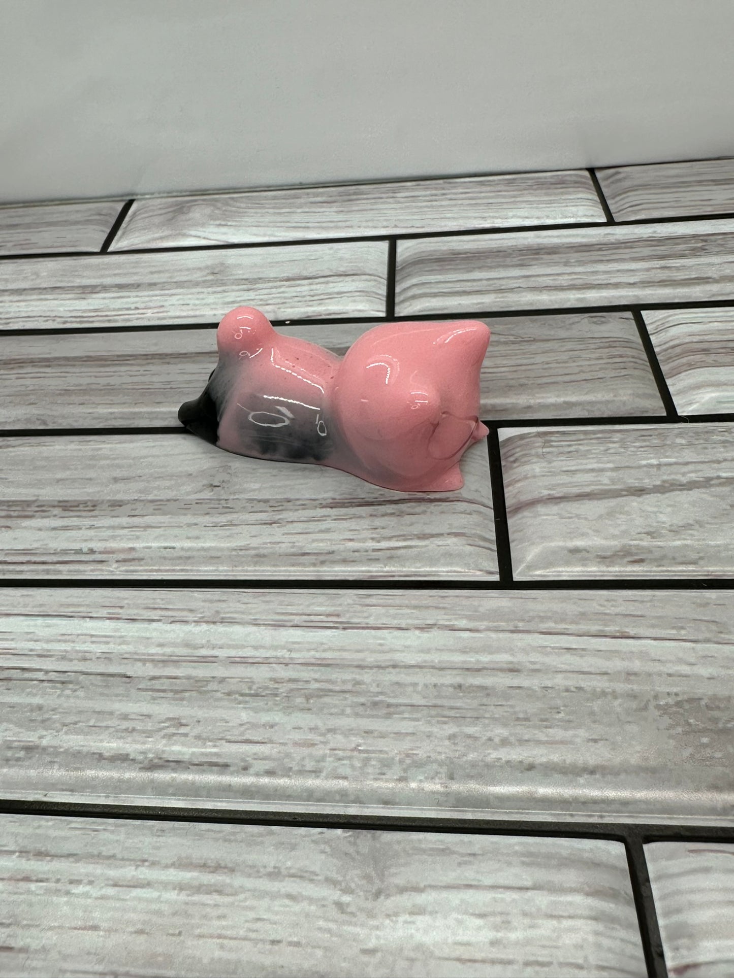 Tail Up Pink with Black Marble Cat Pen Rest Home Decor