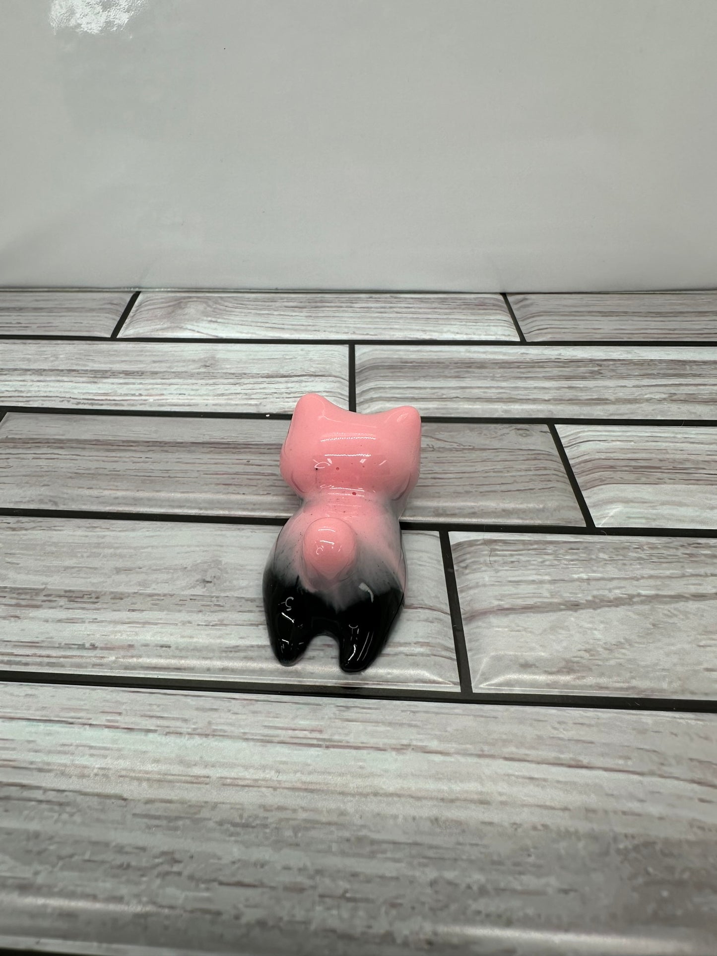 Tail Up Pink with Black Marble Cat Pen Rest Home Decor