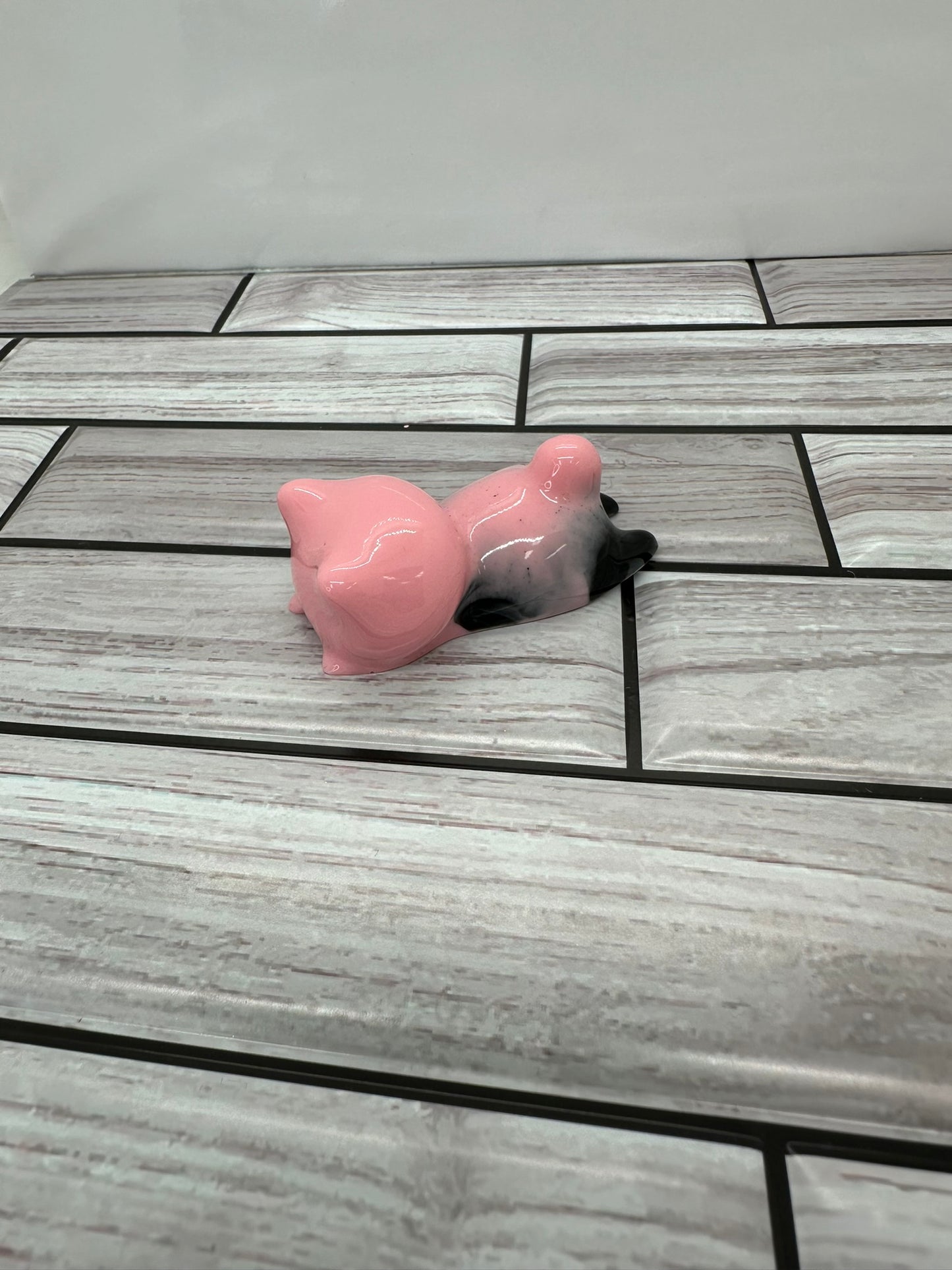 Tail Up Pink with Black Marble Cat Pen Rest Home Decor