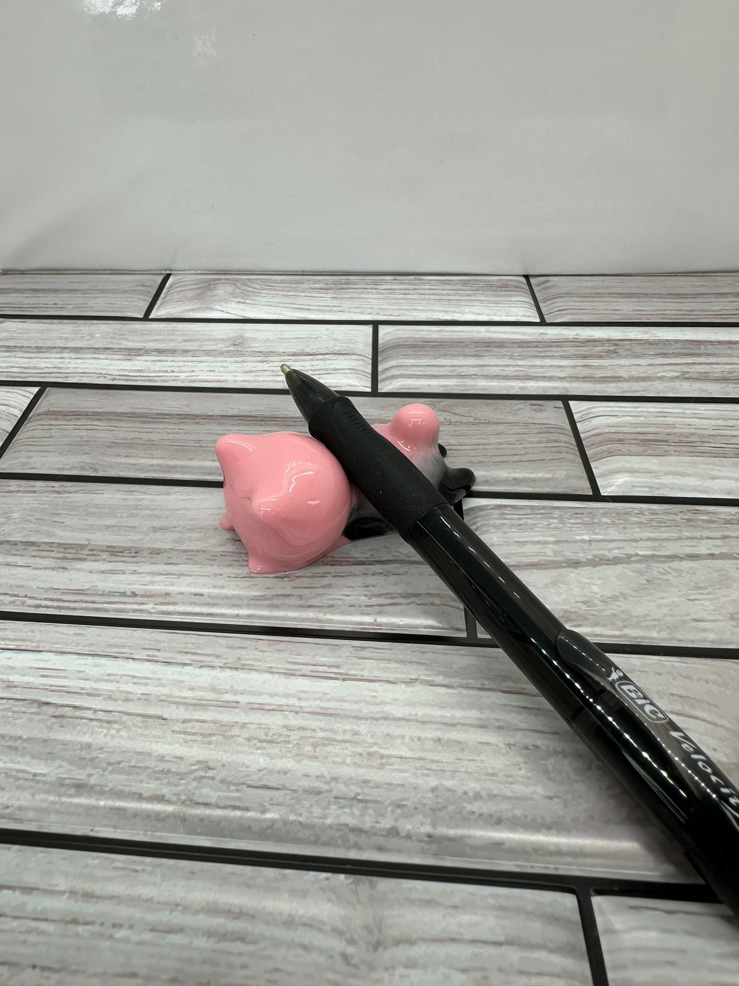 Tail Up Pink with Black Marble Cat Pen Rest Home Decor