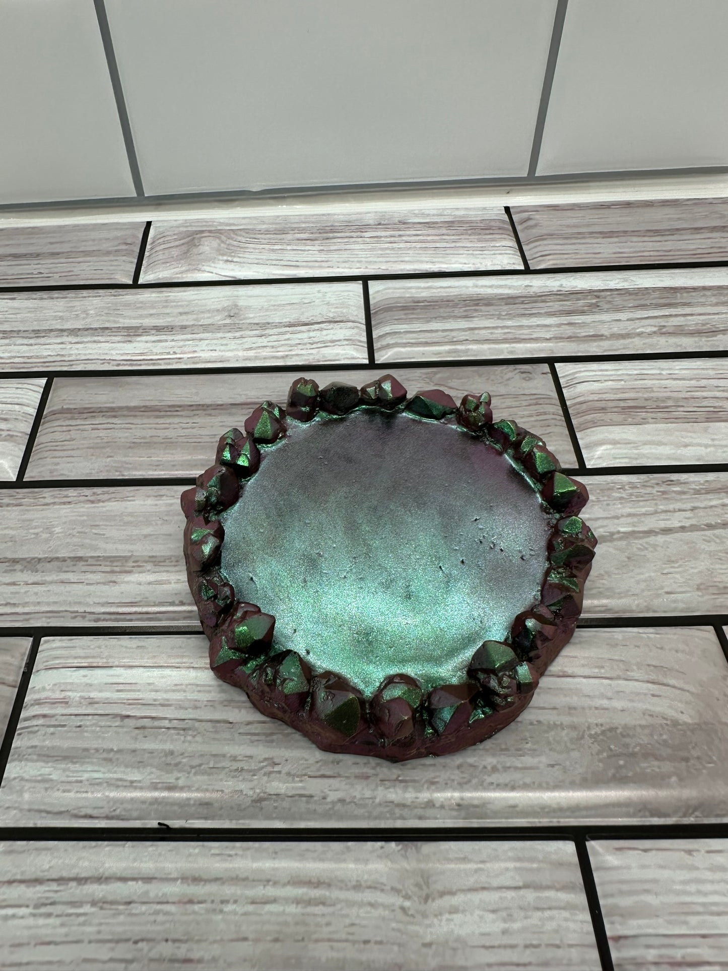 Green to Purple Color Shift Rock Edge Jewelry Dish / Tray