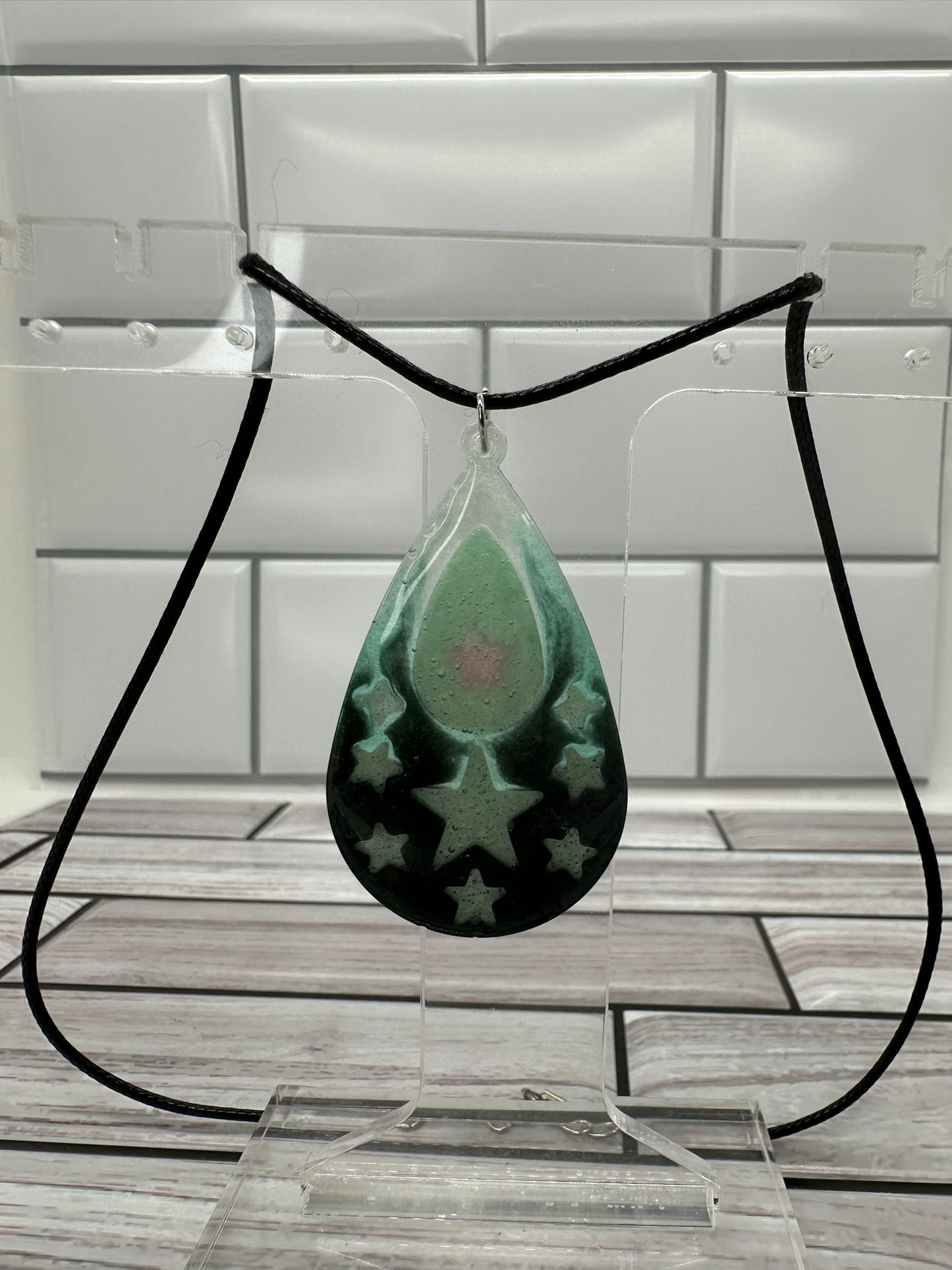 Reversable Green Tear Drop Star Pendent and Necklace