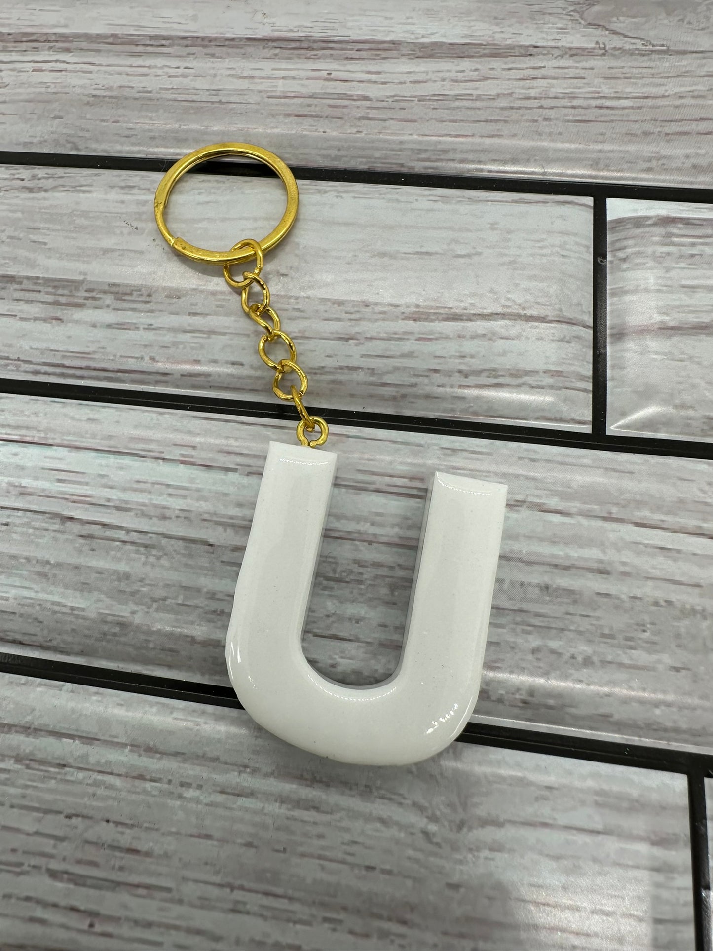 Initial Charm U - White Resin Keychain