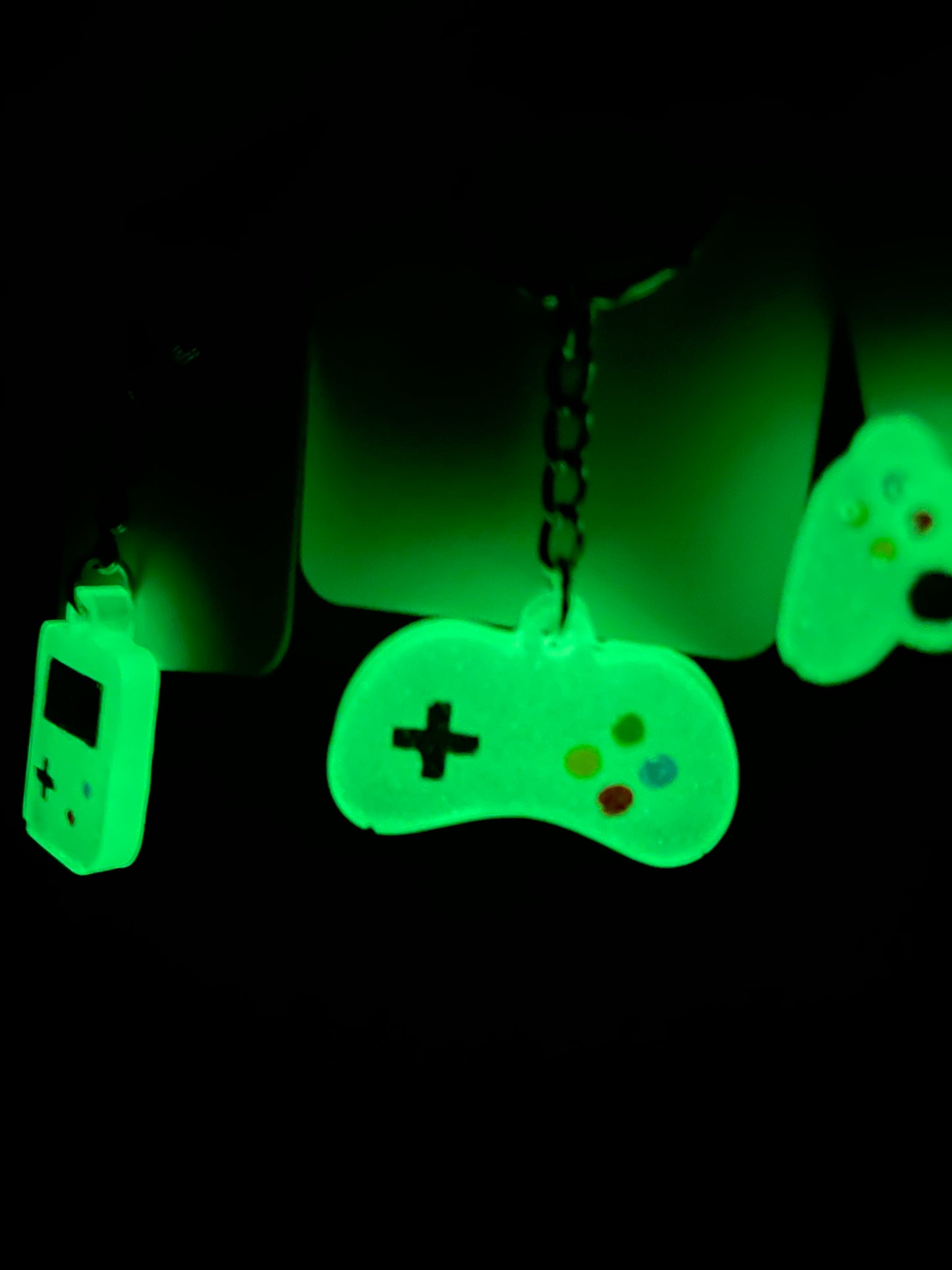 Gamer Keychain Glow in the Dark Controller